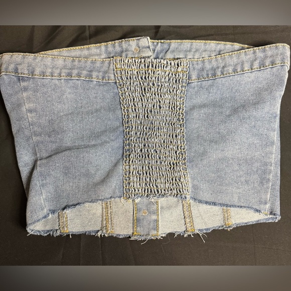 Denim Button-Up Crop Top - Picture 3 of 4